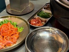 -围炉肉舍•炭烤活鳗•丹东海鲜烤肉(步行街店)