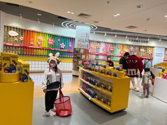 -m豆巧克力世界(上海世茂广场店)