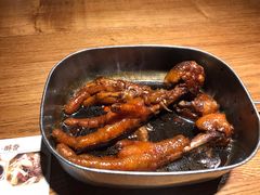 弄堂里的卤鸡爪-弄堂里·寻味杭州(湖滨银泰in77C区店)