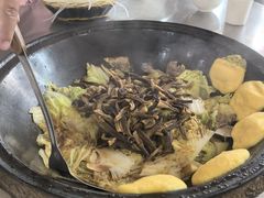 -粘豆包柴火铁锅炖