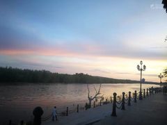 -布尔津河堤夜市