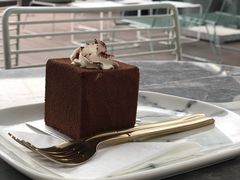 -UNI UNI(环亚凯瑟琳店)