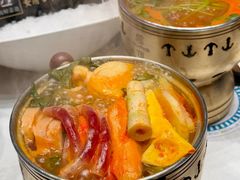 -云顶旋转自助景观餐厅