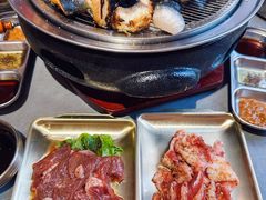 -围炉肉舍•炭烤活鳗•丹东海鲜烤肉(步行街店)