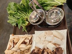 -蘑统田下·野生菌火锅