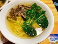 特色鸡汤面-富源春面馆(四川北路店)