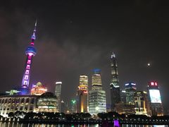 -黄浦江游览十六铺3号码头网红自助餐