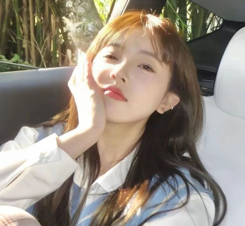 清新简约女头像