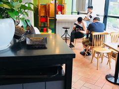 用餐区-肯德基(西影路店)