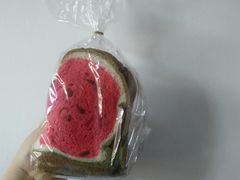 西瓜吐司-yeast面包店