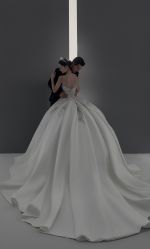 -喜爱高定婚纱摄影