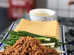 勾魂小媳妇-八两八金·莱芜特色炒鸡(市南漳浦路店)