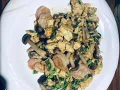 -东来菜馆•手抓海鲜家常菜•海鲜锅贴(鸽子窝店)