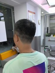 -首脑美发沙龙