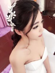 -贺贺新娘造型婚纱店