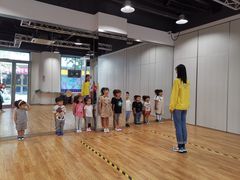 -潮童星少儿模特时尚中心(黄浦博荟广场店)