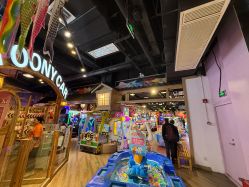 -卡通尼乐园(新达汇三林店)