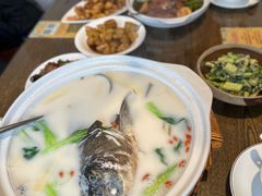 -泉畔人家·老济南经典鲁菜(大明湖店)