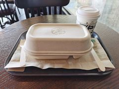 -星巴克臻选(盐城金鹰聚龙湖店)