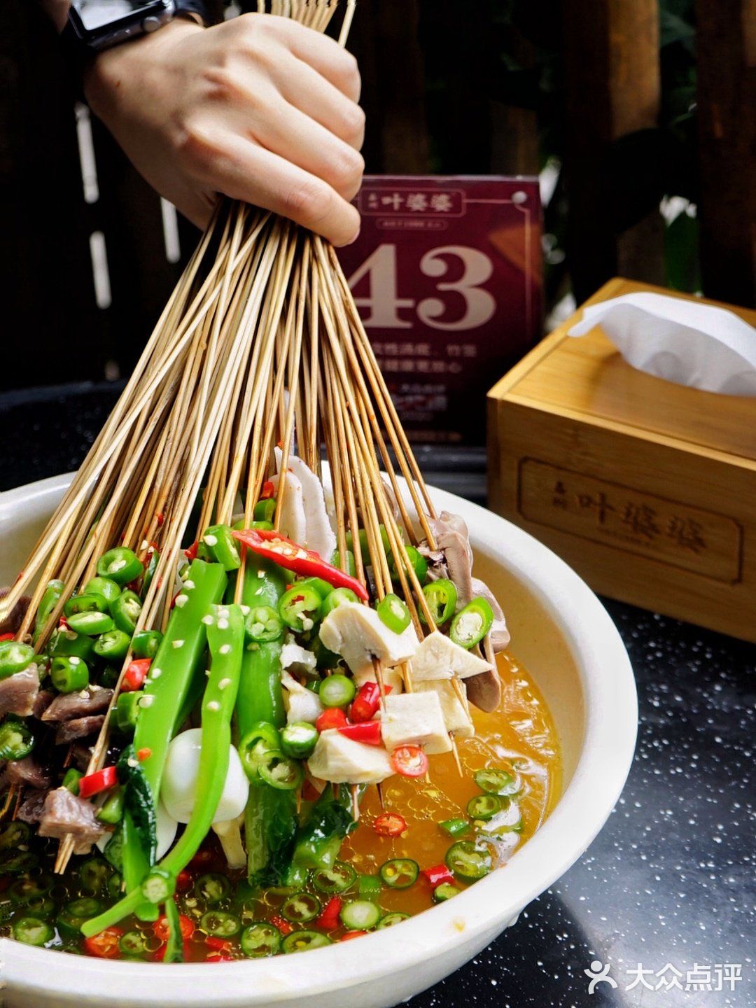 太古里这家店，火了41年的叶婆婆钵钵鸡