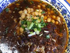 -渝之汇牛肉豌杂面