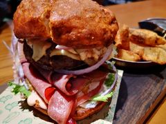 双蛋指椒牛肉汉堡-魏斯理汉堡(西安沣东吾悦店)