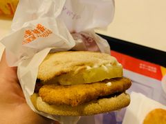 -麦当劳(汉口火车站候车室店)