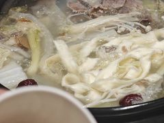 -九寨特色牦牛肉汤锅 羊肉汤锅