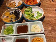 -明洞阿姨·韩式酱蟹烤肉·创意料理(三元桥店)