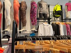 -lululemon(比斯特购物村店)
