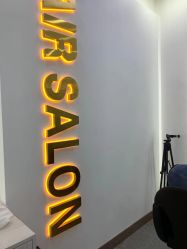 -MOVAN  HAIR莫凡匠人发型屋