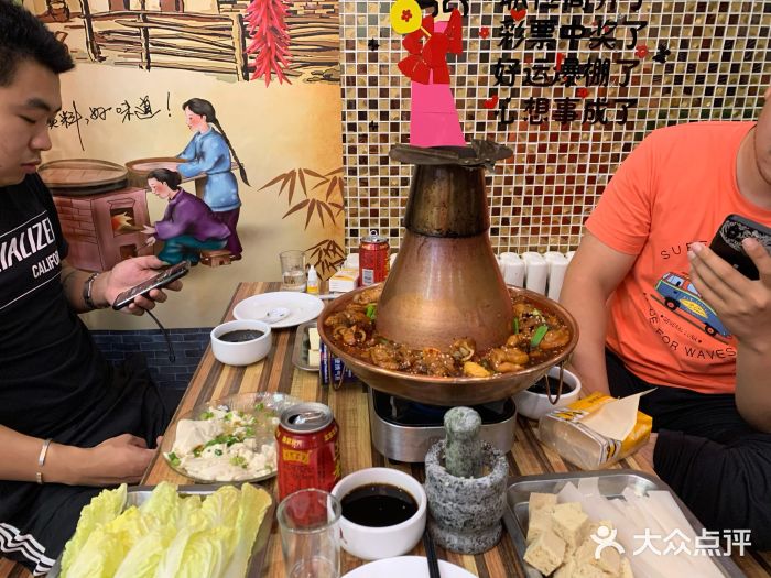 友情岁月·火锅鸡招牌肥肠鸡火锅图片