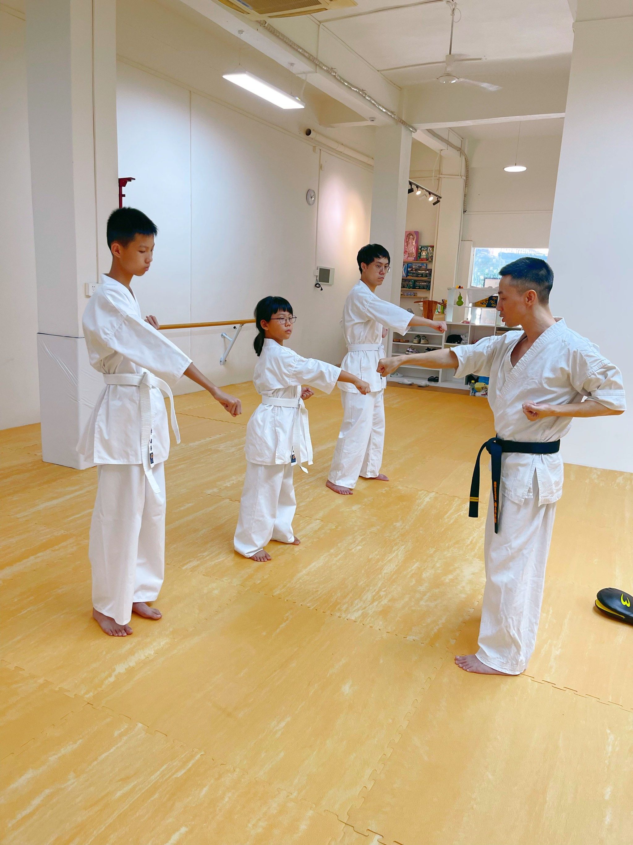 极真空手道 跆拳道 每天坚持锻炼会有不一样的收获