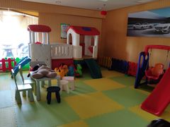 -上海星瀚奔驰4S店(红柳路店)