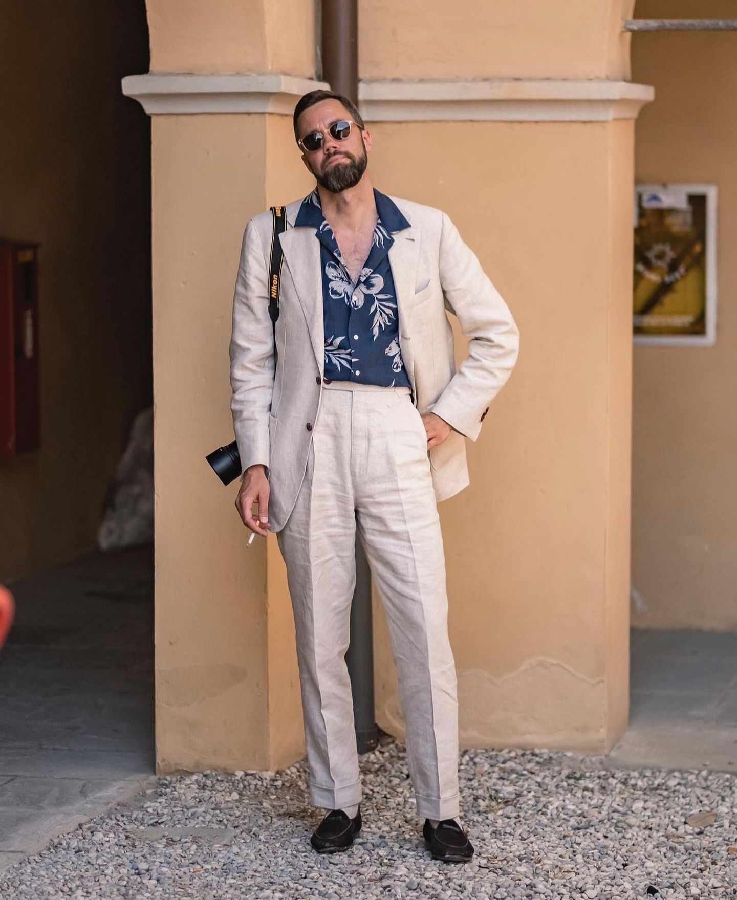 深衬衣白西装经典搭