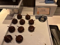 巧克力蛋糕-广州花园酒店-凌璇阁360度高空海鲜自助餐CAROUSEL
