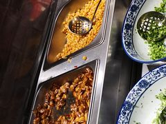 -沪小二炭火蛙锅(淮海中路美食不夜城店)