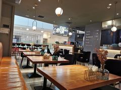 -POKEE VIA&Brunch·维娅(重庆来福士店)