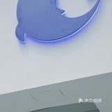 新的故事会在夏日的咖啡中开始