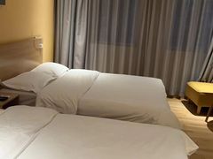 -布丁严选酒店(杭州武林西湖文化广场地铁站店)