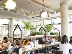 -ROAST coffee & eatery