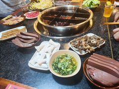 -邓莽子老火锅(中兴路总店)