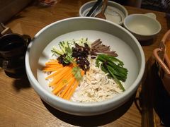 -云海肴·汽锅鸡·云南菜(天山百盛优客店)