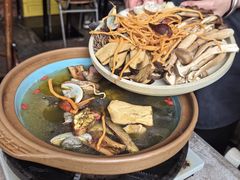 见手青野生菌乌鸡汤锅-饱嗝·泰傣厨房(国创园店)