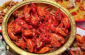 A Bing's Innovative Spicy Lobster with Green Sichuan Peppercorns