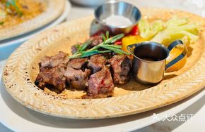 Stone Plate Grilled Beef Ribs