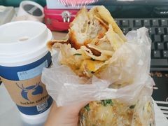 -正宗杂粮煎饼香软鸡蛋饼
