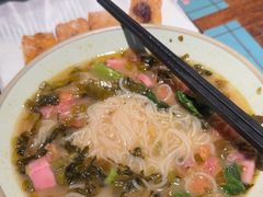 -八月美食小馆(周村太和路店)