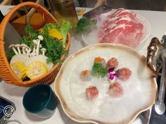 -椰子湾·海南火锅·糟粕醋·椰子鸡(正大广场店)