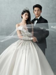 -雪中彩影婚纱摄影·微光艺术中心